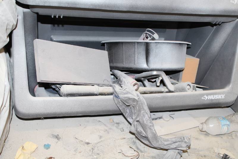 lot 40 image: Funnels, 333 Hand Roller, Trowels, Paint Pans, Sanding Blocks