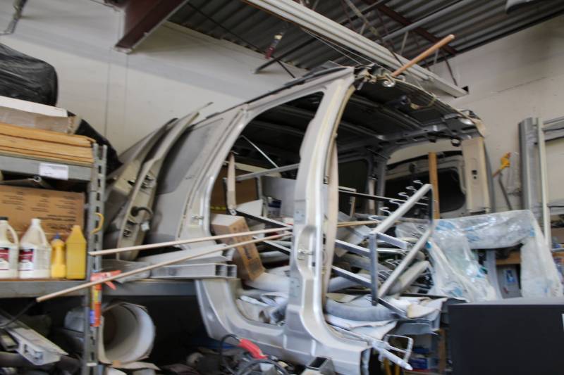 lot 1 image: 2007 GMC YUKON REAR CLIP Includes (3) Rear Doors,