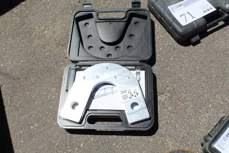 lot 72 image: Gorilla Ladders Ladder Hinges with Case, Manual