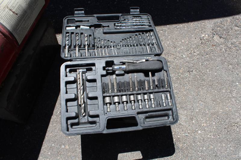 lot 71 image: SAE Drill Bit Index with Case