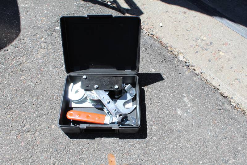 lot 65 image: Deuer Pack-Mule Cable Winch with Case