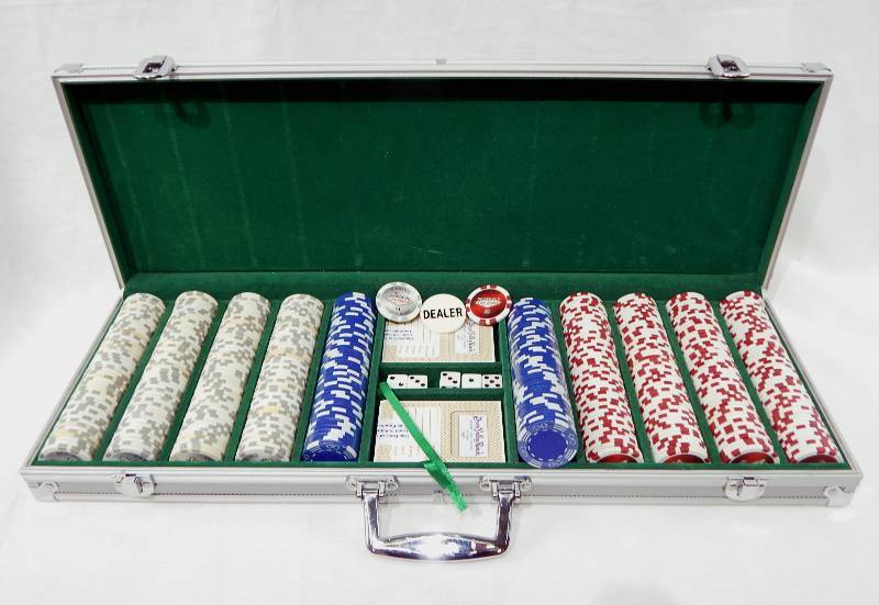 500 Chip Aluminum Poker Chip Case with Playing Cards and Las Vegas Themed Multi-Denomination Chips