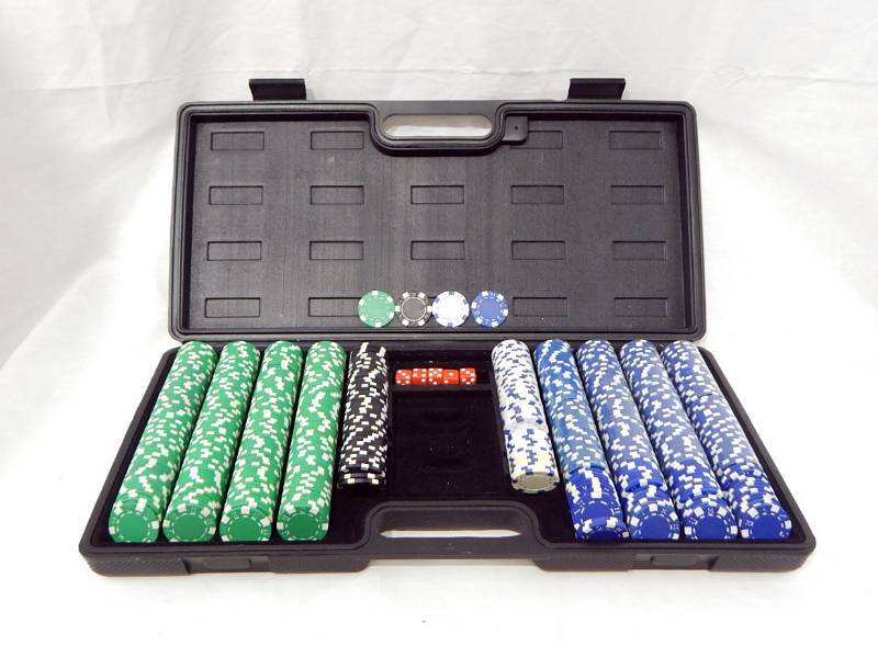 600 Chip Poker Case with Dice