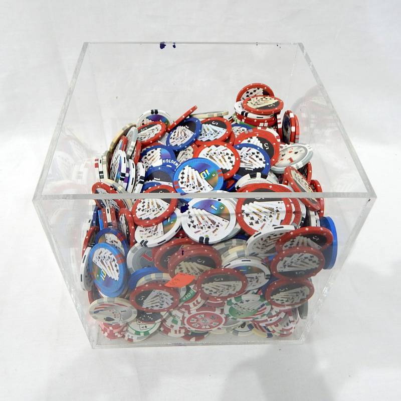 Lot of Hundreds of Mixed Poker Chips
