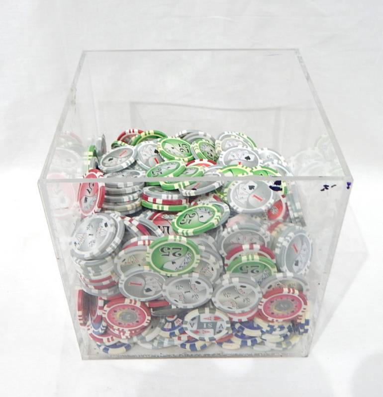 Lot of Hundreds of Mixed Poker Chips