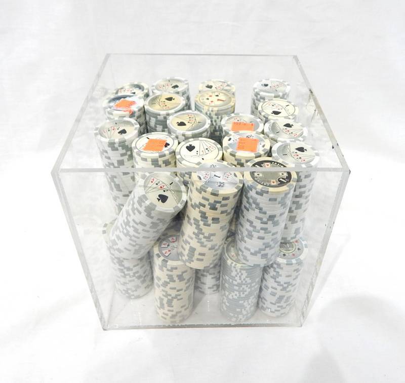 Lot of Hundreds of Mixed Poker Chips