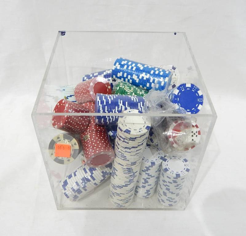 Lot of Hundreds of Mixed Poker Chips