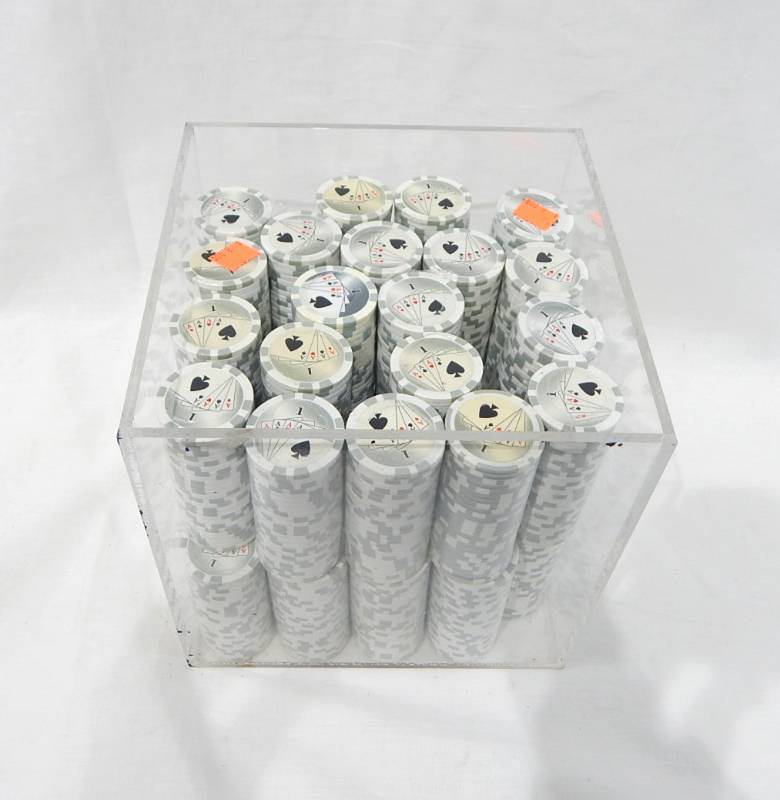 Lot of Hundreds of Mixed Poker Chips
