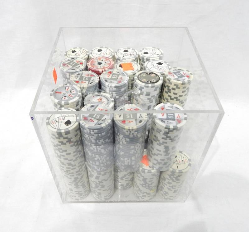 Lot of Hundreds of Mixed Poker Chips