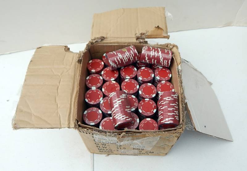 Case of 1000 Red with White 11.5 Gram Clay Composite Poker Chips with Dice Design