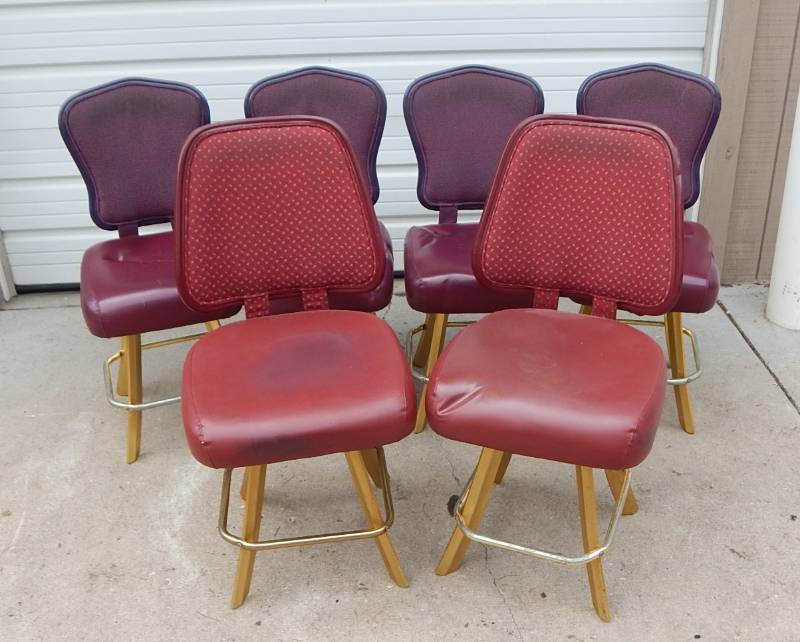 Lot of Majestic Industries Swivel Base Casino Gaming Chairs