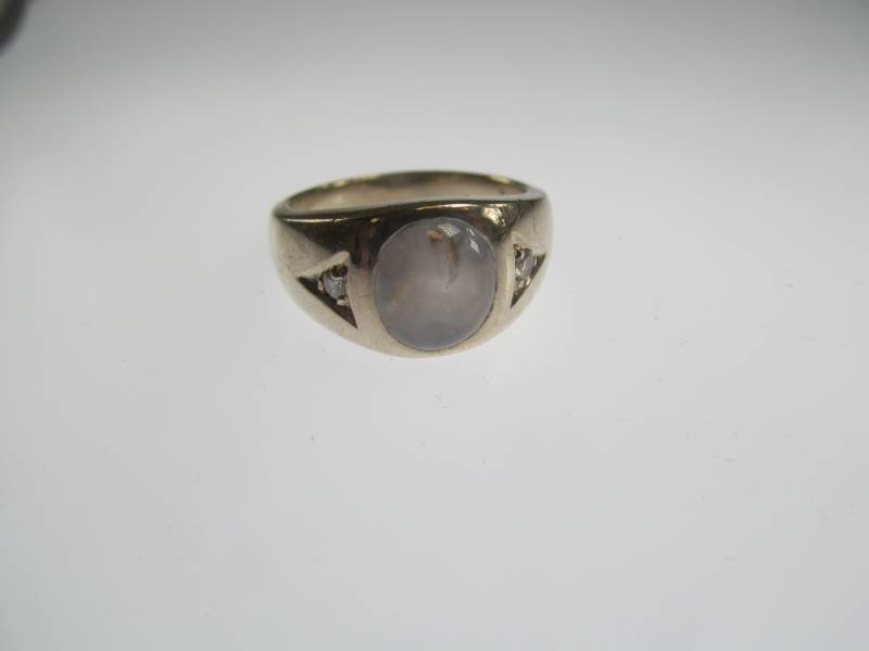 lot 19 image: Mens Natural Star Sapphire Ring