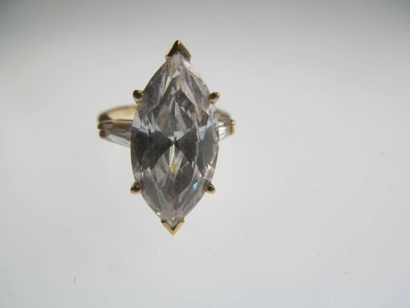 lot 20 image: 14 Carat Gold Ring