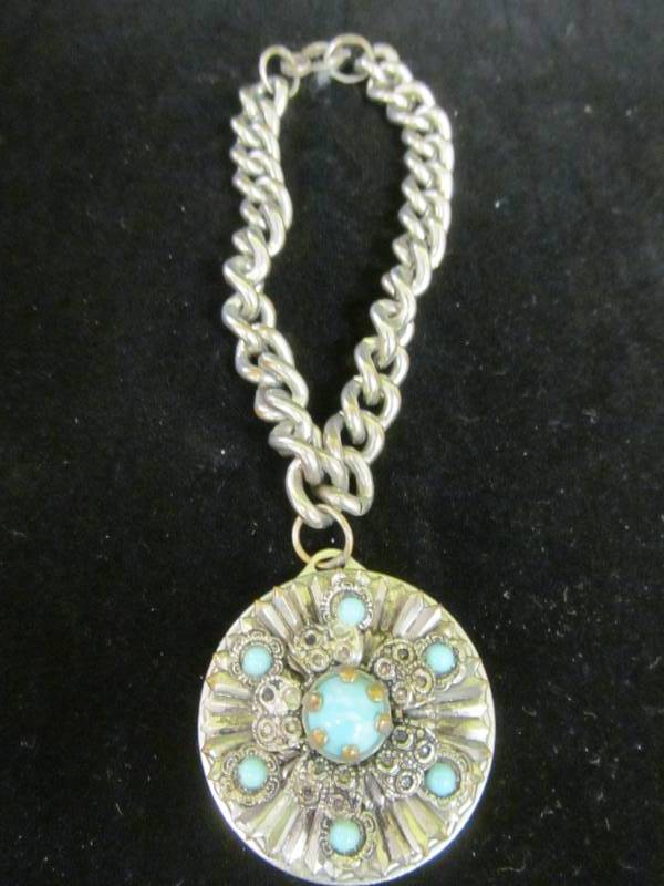 lot 32 image: Turquoise and Silver Bracelet