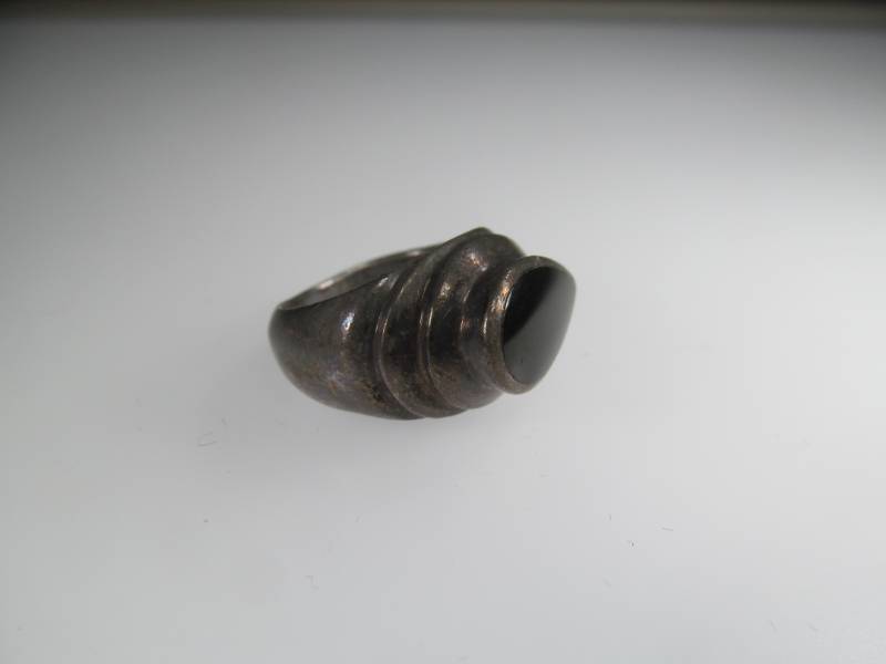 lot 38 image: Black Onyx and Sterling Ring