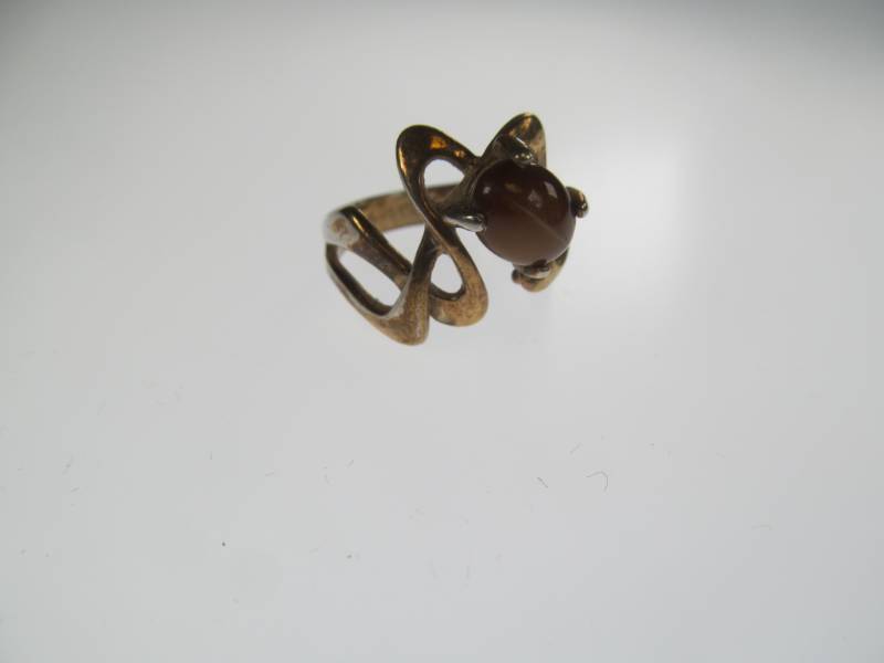 lot 46 image: 18k Gold HGP Filled Ring w Tiger Eye Stone