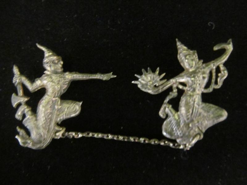 lot 58 image: Siam Silver Pin Set