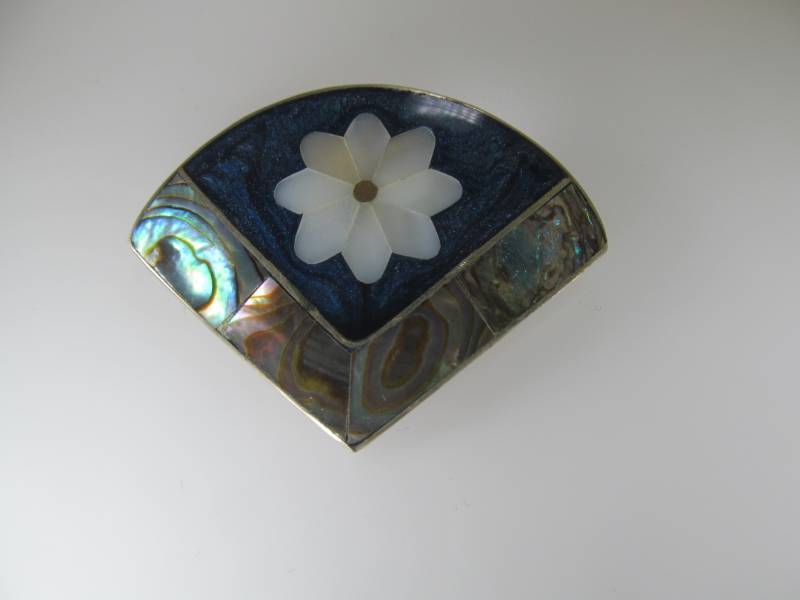 lot 60 image: Mexican Silver Pin Mother of Pearl Inlay
