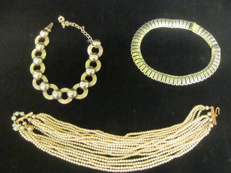 lot 71 image: Silvertone Necklace, Vintage Faux Pearl Necklace, Mens Silvertone Necklace