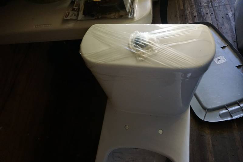 lot 13 image: Swiss Madison Model 1T-108 Monaco Dual Flush Elongated Toilet