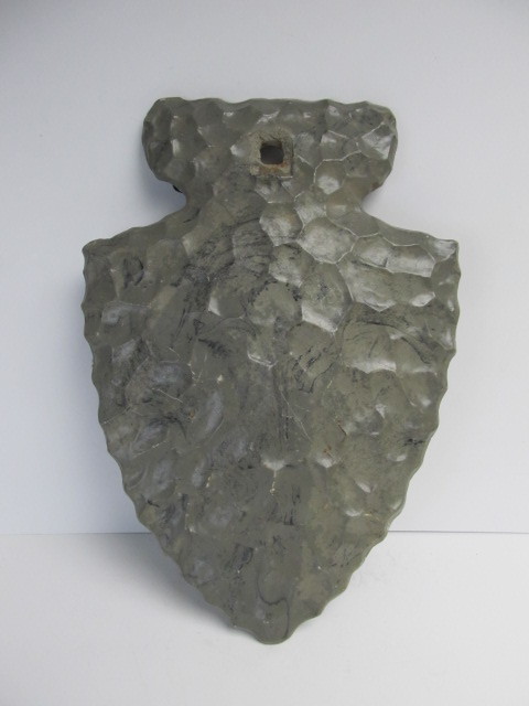 lot 72 image: LARGE Vintage Heavy CementPlaster Arrowhead 