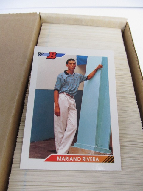 lot 86 image: Complete Mint Set of 1992 Bowman Baseball Cards #2