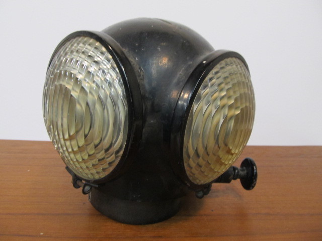 lot 15 image: Antique ADLAKE Railroad Marker Lamp