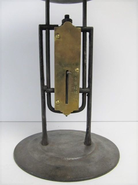 lot 124 image: Antique Countertop Spring Scale