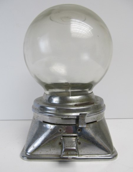 lot 126 image: Vintage Deco Candy Gumball Vending Machine
