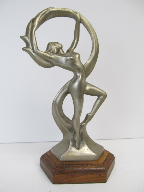 lot 129 image: &nbspVintage Deco Figural Nude Desk Statue
