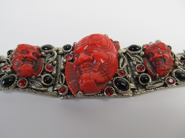 lot 216 image: NICE Vintage 1950s Signed SELRO Sculptural Oriental Style Bracelet