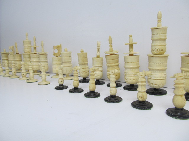 lot 154 image: Old Vintage Hand Carved Faux Ivory Chess Set