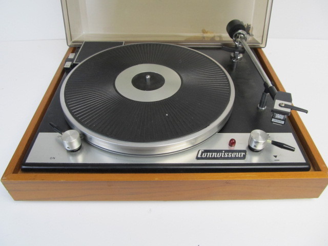 lot 159 image: Nice Vintage A.R. SUGDEN Connoisseur Turntable