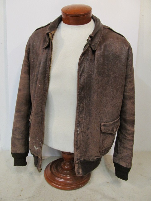 lot 174 image: Original WW2 Army Air Force Leather Bomber Jacket