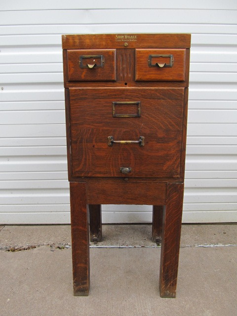 lot 177 image: Antique Tiger Oak SHAW WALKER 3-Drawer File Cabinet wStand