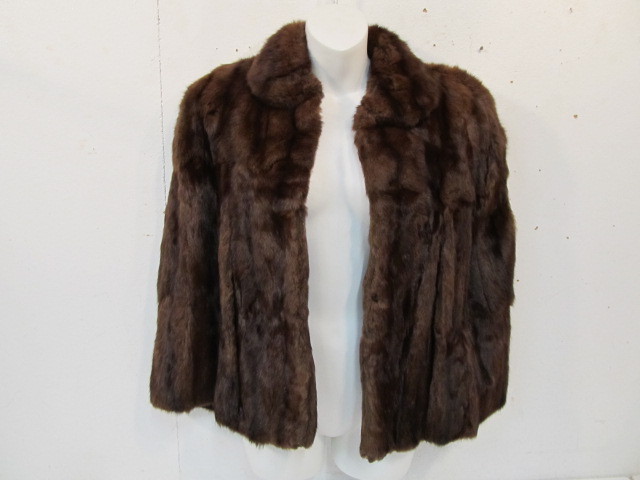lot 184 image: Genuine Vintage Mink Fur Coat by Albrechts