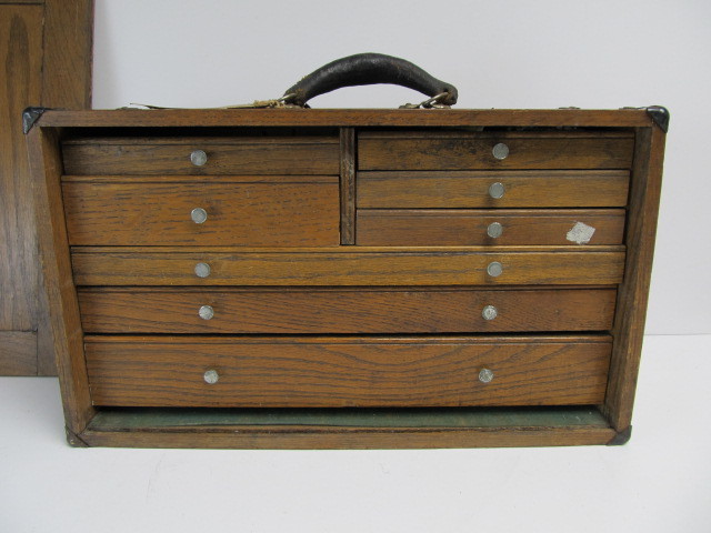 lot 192 image: Old Vintage Machinists Tool Chest wTools