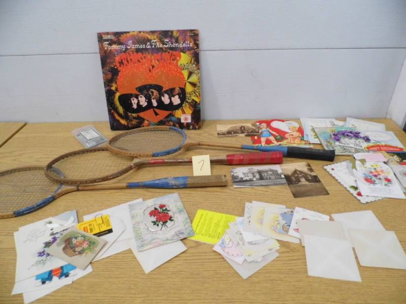 lot 7 image: Badminton Rachets - Vintage Cards