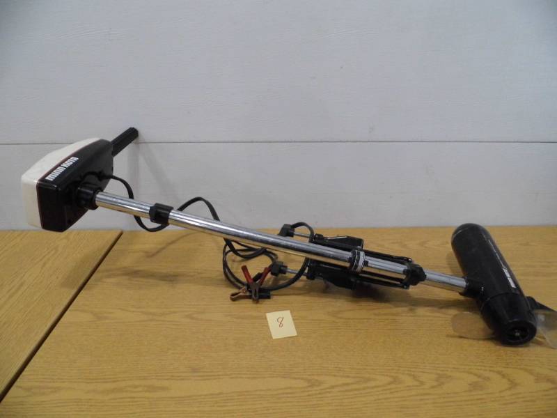 lot 8 image: Minn Kota Trolling Motor - Deep Cycle Battery
