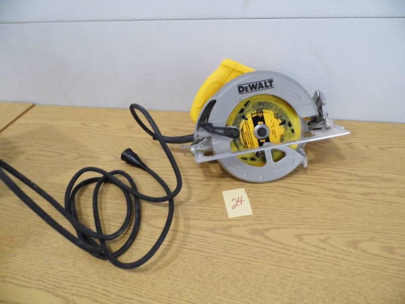 lot 24 image: DeWalt Circular Saw