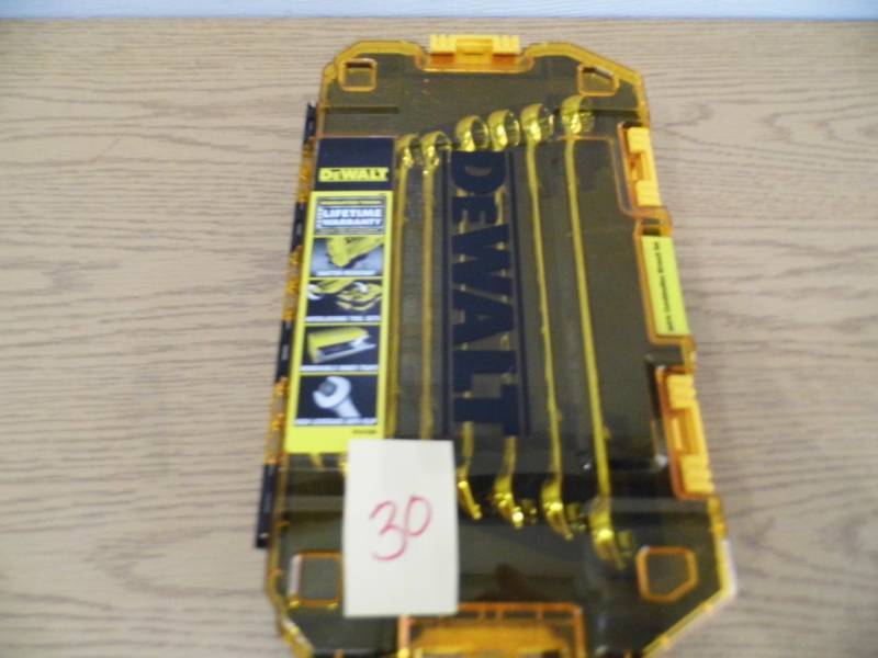 lot 30 image: DeWalt Wrench Set