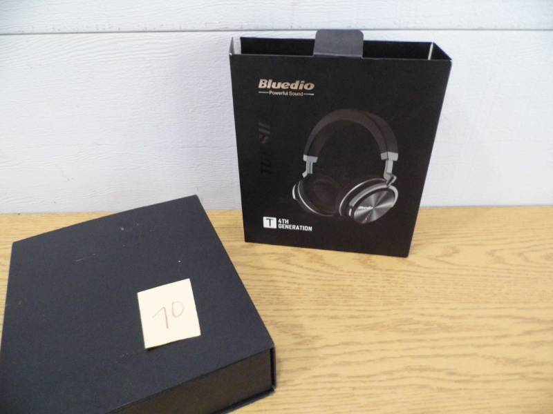lot 70 image: Bluedoo Wireless Headphones