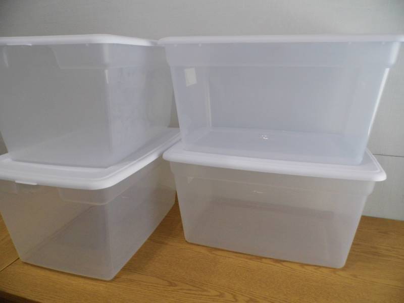 lot 86 image: Lot of 4 Totes