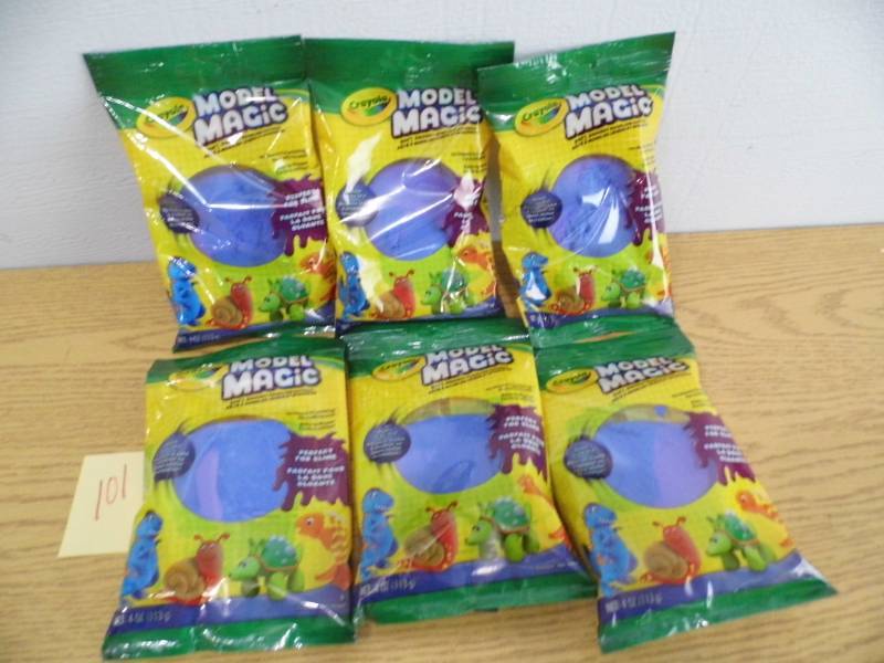 lot 101 image: Lot of 6 Model Magic Clay