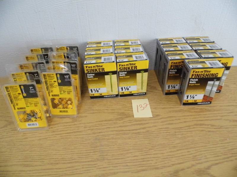 lot 132 image: Assorted Fas-N-Tite Nails