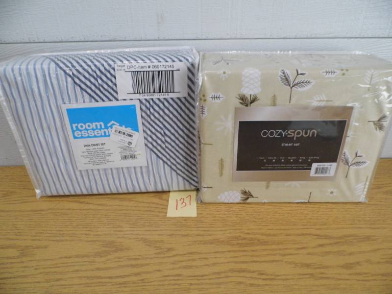lot 137 image: Twin Sheets - Twin Duvet