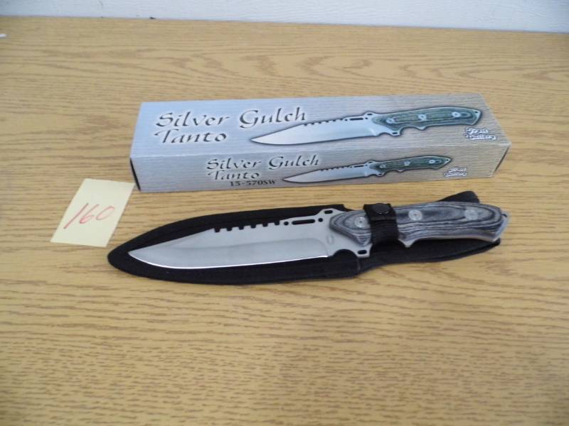 lot 160 image: Silver Gulch Tanto Knife