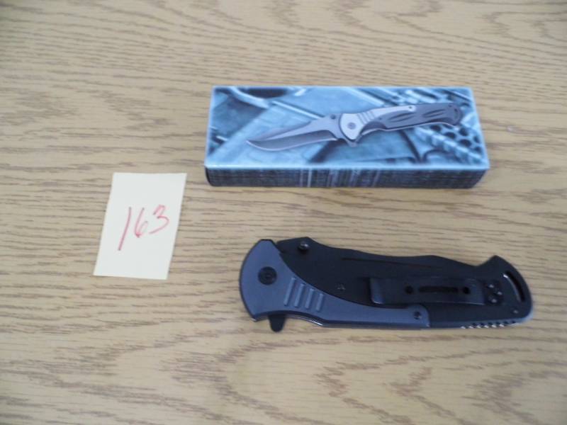 lot 163 image: 6 Folding Knife