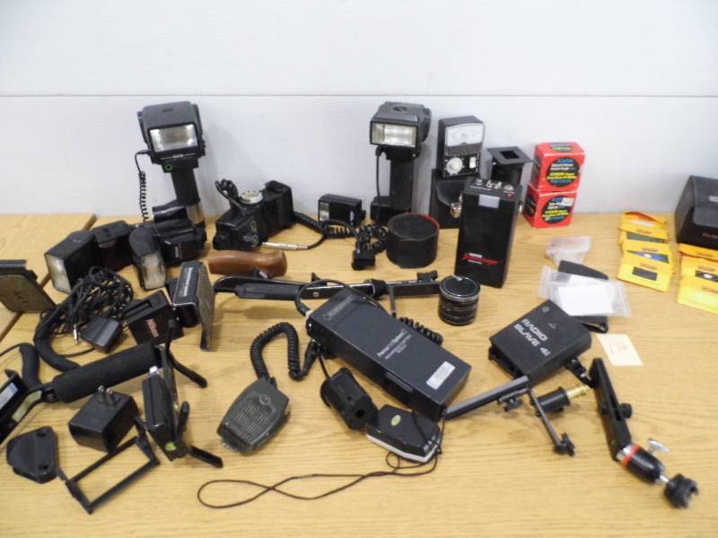 lot 176 image: Camera Flashes - Lenses