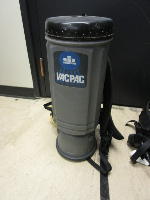 lot 205 image: WINDSOR BACKPACK VACUUM
